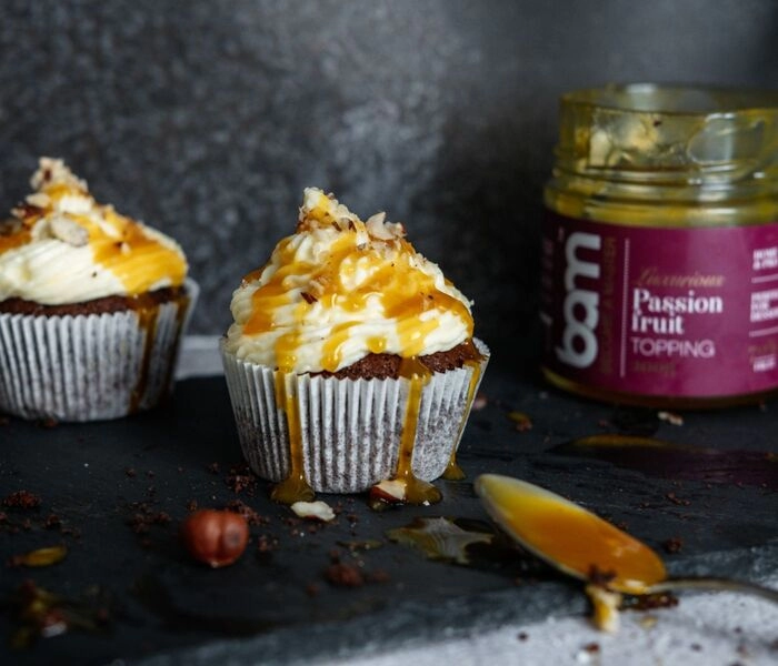 cokoládové muffiny s marakujovou polevou