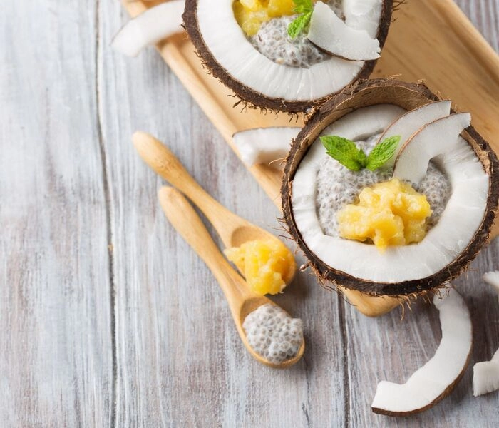 kokosový chia puding s mangom