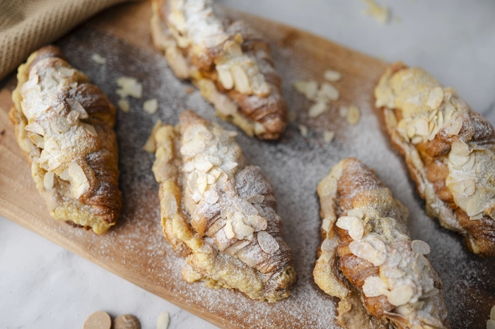 mandľové croissanty s nugátovou cokoládou bam (dvakrát pecené)